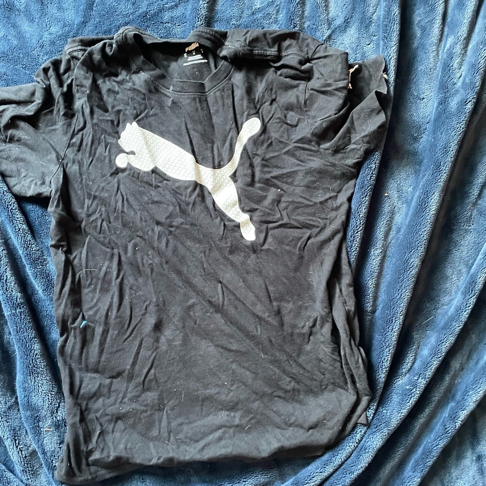 Puma Men's Black Tee with Iconic Logo